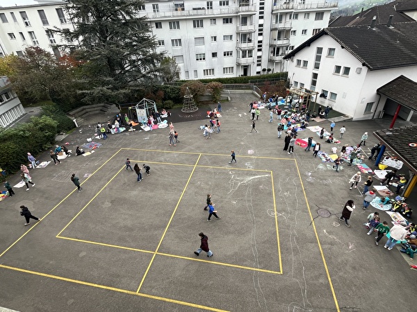 Gesamtansicht Pausenplatz