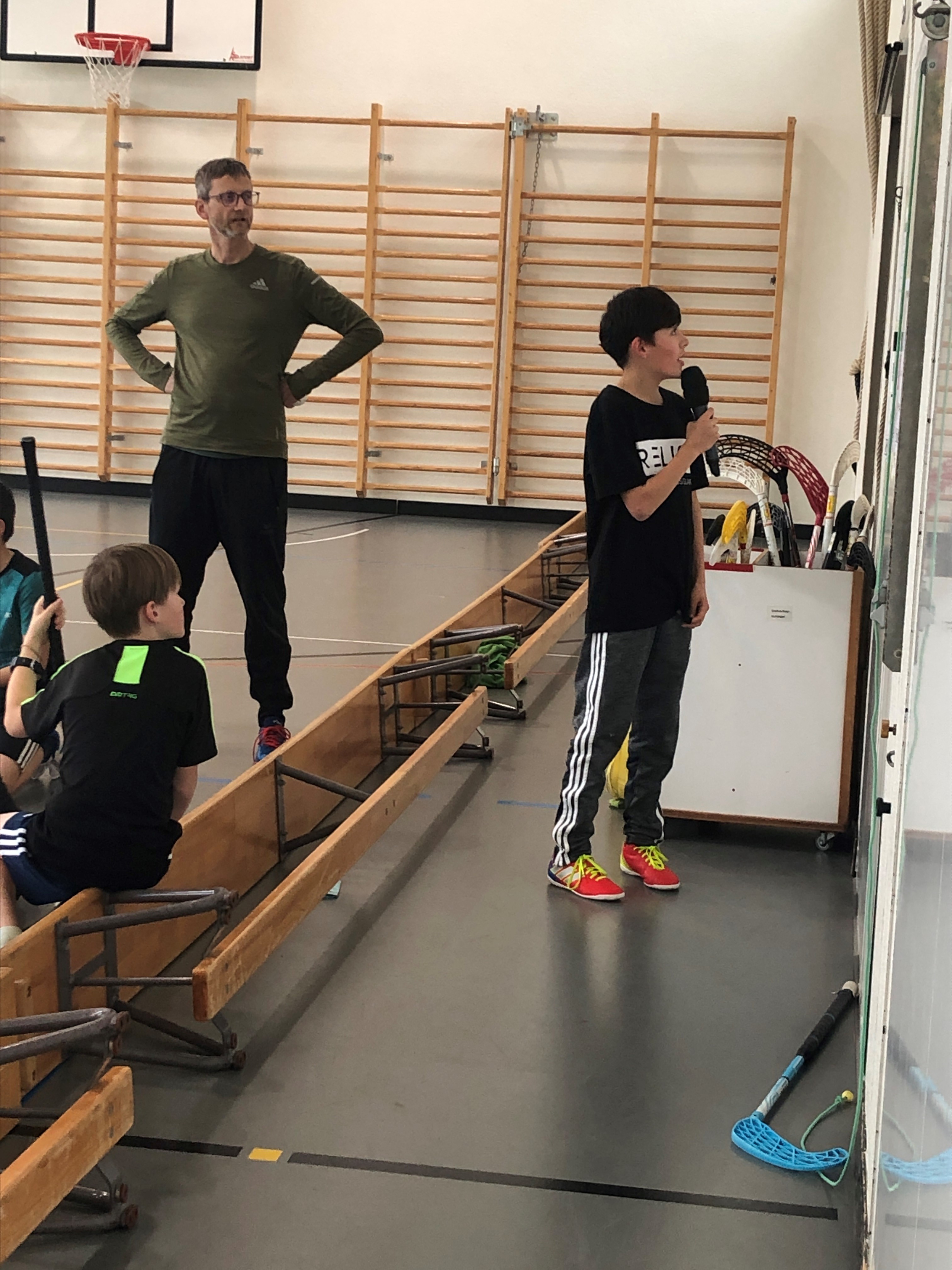Das förderPLUS organisierte ein Unihockeyturnier für die Kinder des Schulkreises. Wir danken dem engagierten OK und der wertvollen Unterstützung von Thomas Röthlin.