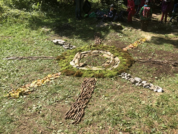 Mandala mit Waldmaterialien