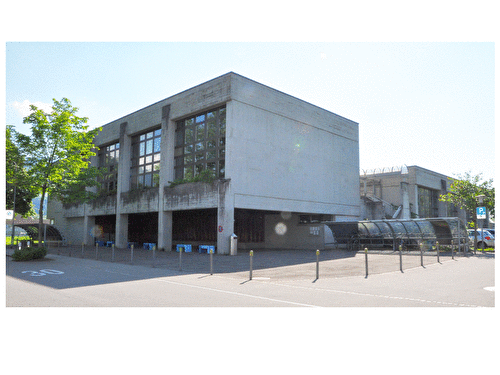 Turn- / Schwimmhalle