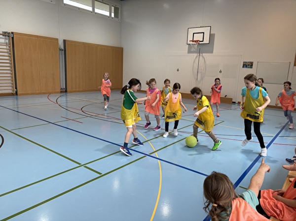 Schnupperlektion Mädchenfussball