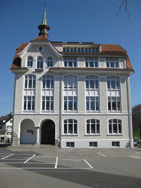 Schulhaus Turm