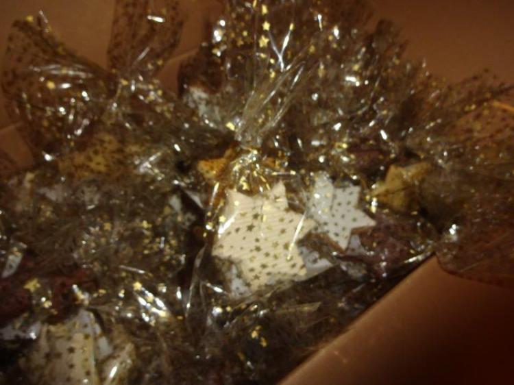 Alle bekommen am Schluss ein grosses Weihnachtsguetzli als Geschenk.