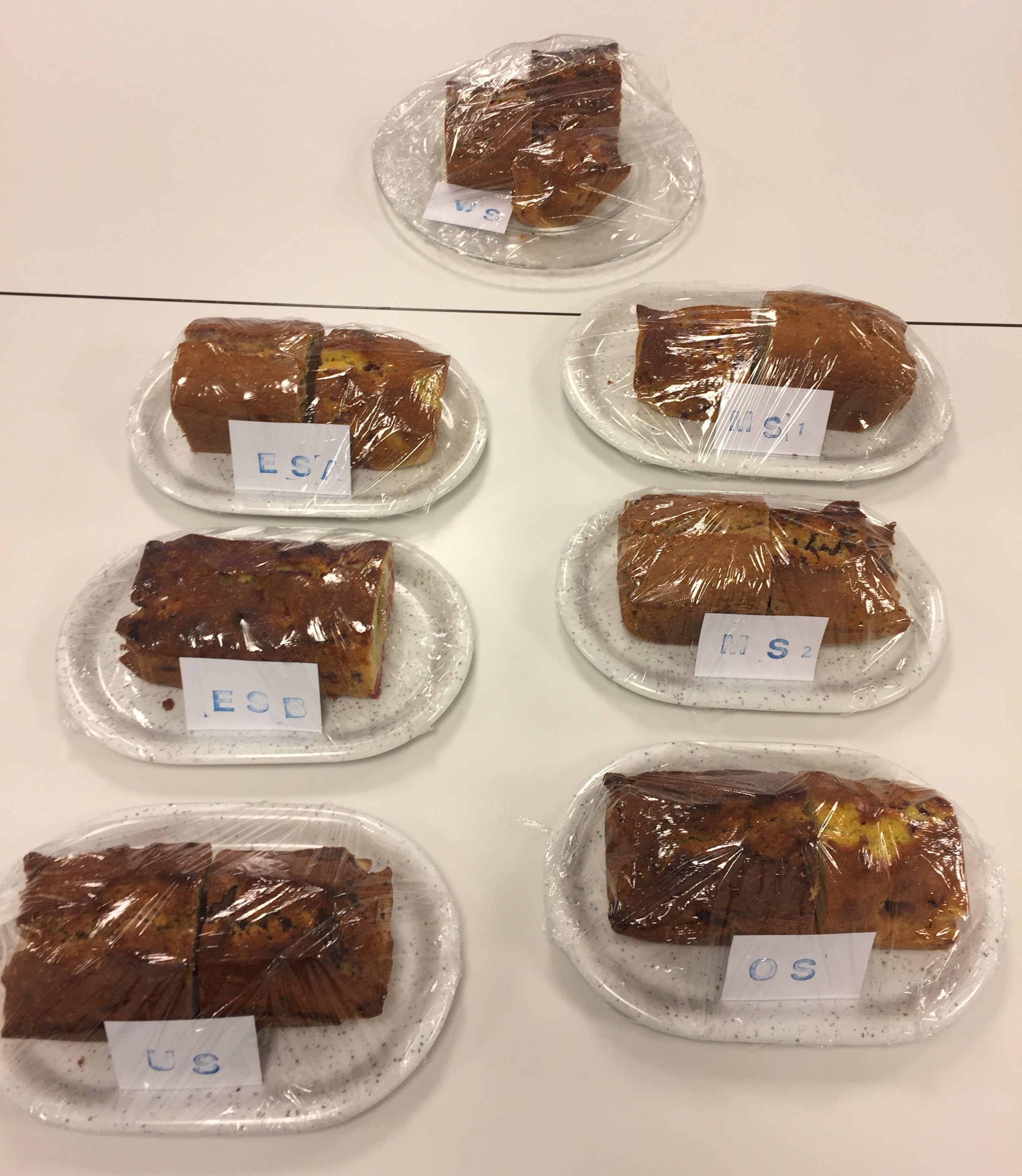 Alle Klassen haben Kuchen und Weihnachts-Tee fürs Znüni bekommen.