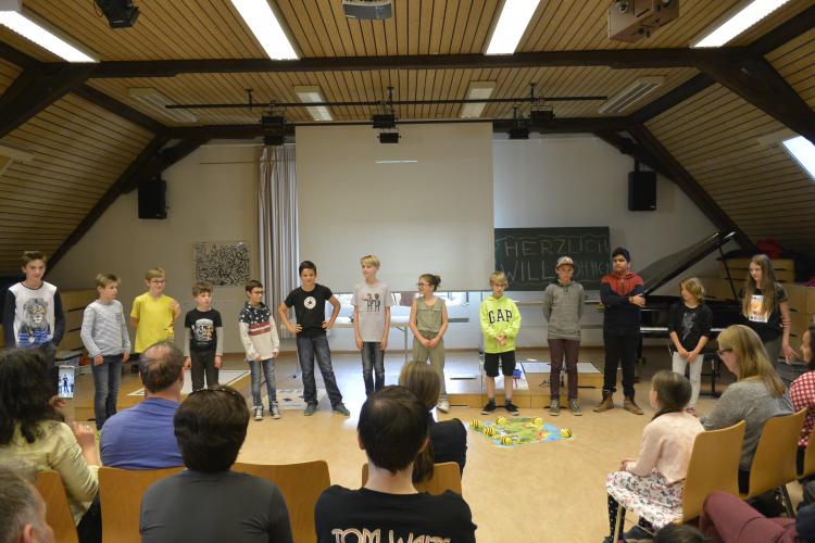 Grosser Applaus an die jungen Roboter-Ingenieure!
