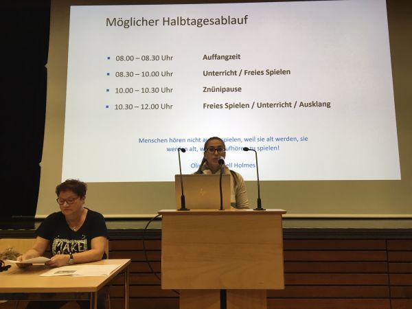 Kindergartenlehrpersonen Barbara Kurth und Melanie Schüpbach
