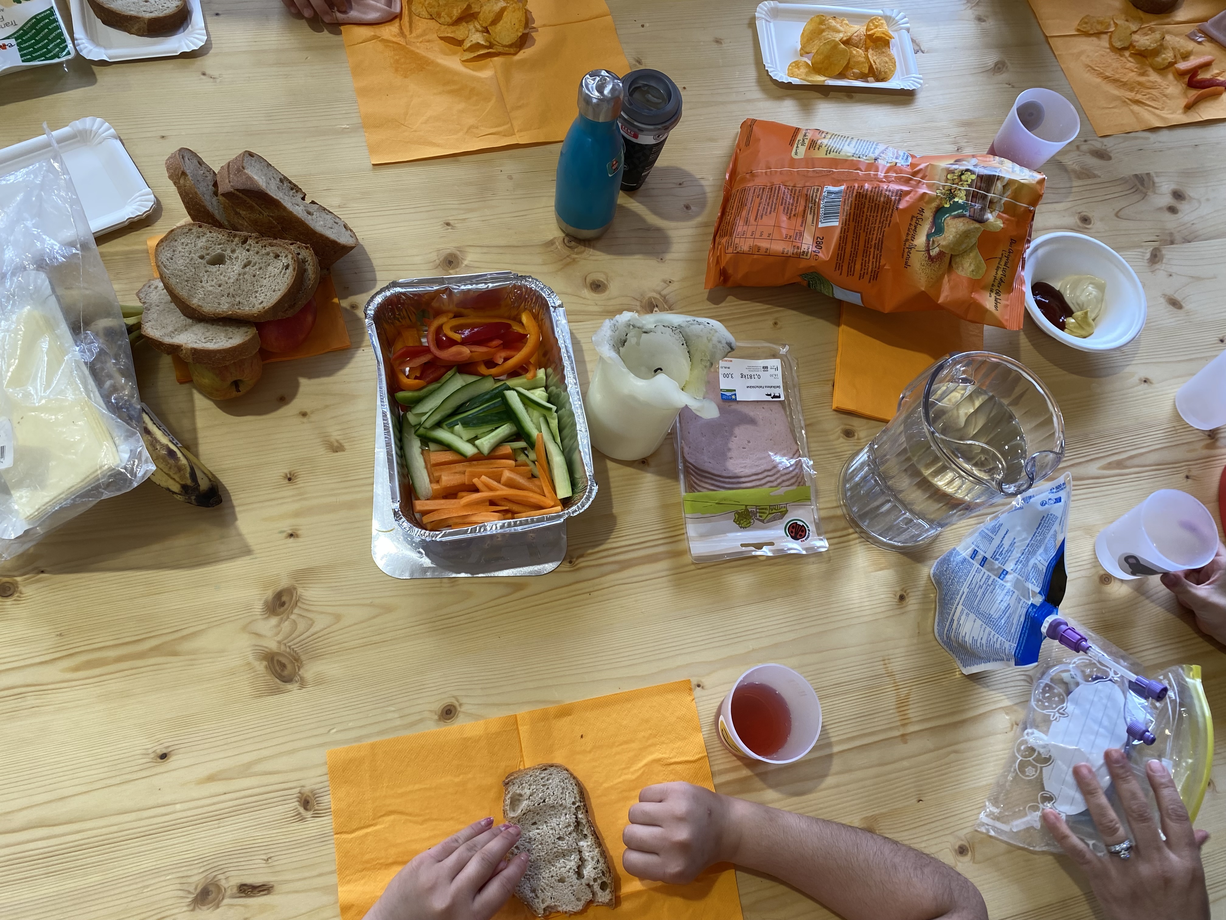 Feines Mittagessen für hungrige Bäuche