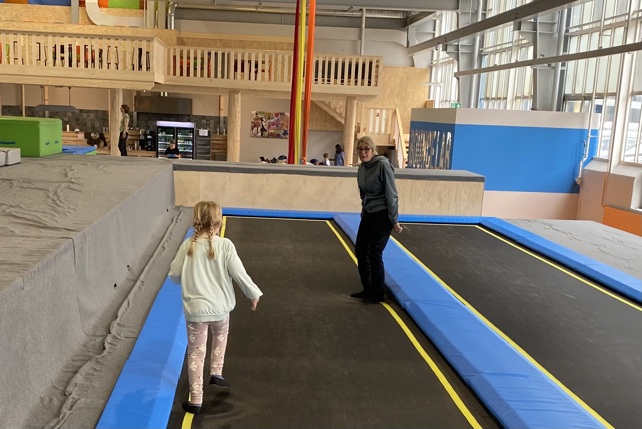 Rennen auf dem Trampolin – nicht so einfach, wie man denken könnte!