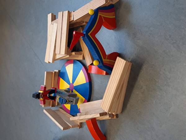 Zirkus spielen