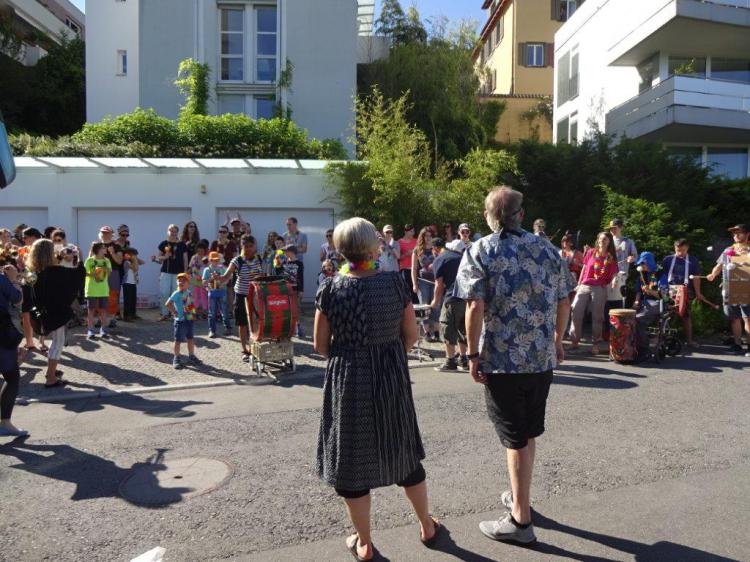 Die HPS-Guggenmusik spielte ein Guggenmusikstück und den Herr Müller-Song