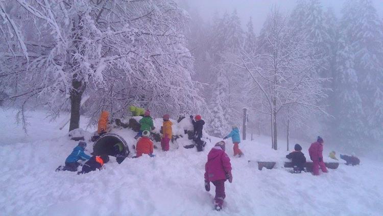 um im Schnee zu bauen...