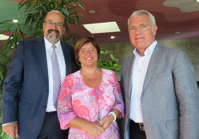 Schulpräsidentin Vroni Straub, Ständerat Joachim Eder, Rektor Urs Landolt