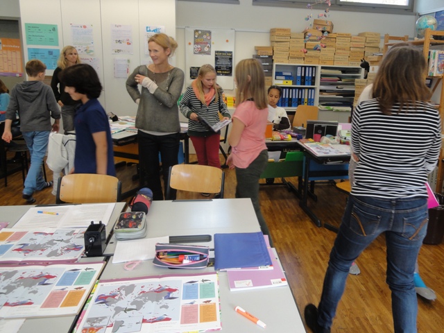 viel Bewegung im Schulzimmer