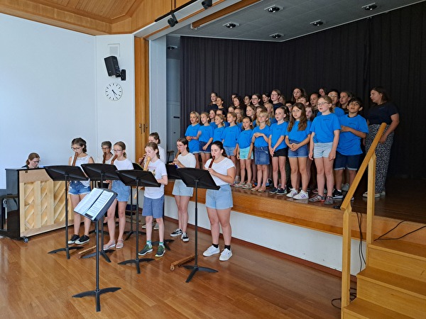 Konzert Kinder-, Jugenchor und Blockflötenensemble