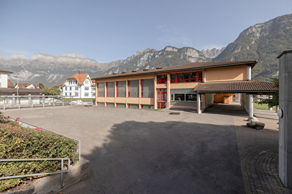 Neues Schulhaus