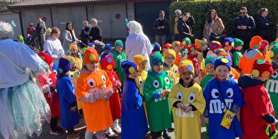 KG: Fasnachtsumzug Kindergarten