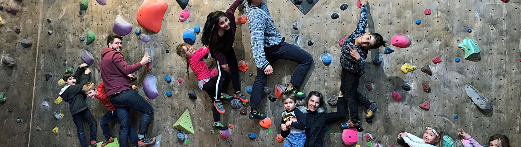 Kinder am Spielen im Freien