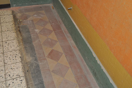 Fragmente eines Ornaments auf dem Fussboden ...