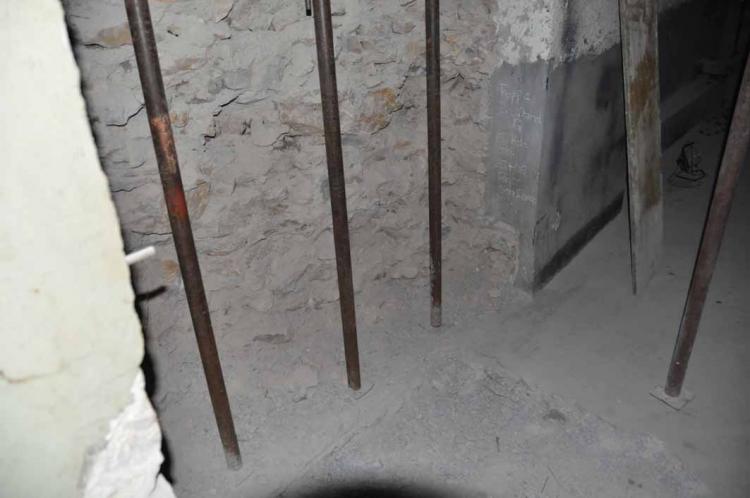 Vorbereitungen für den Lifteinbau: Im Keller ...