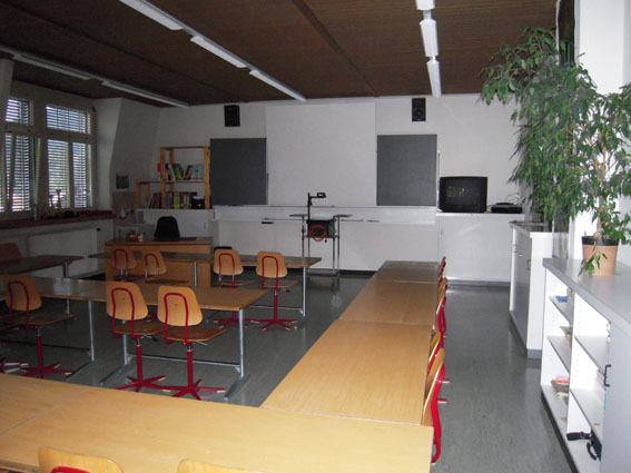 So präsentierte sich ein Schulzimmer noch im Frühjahr ...