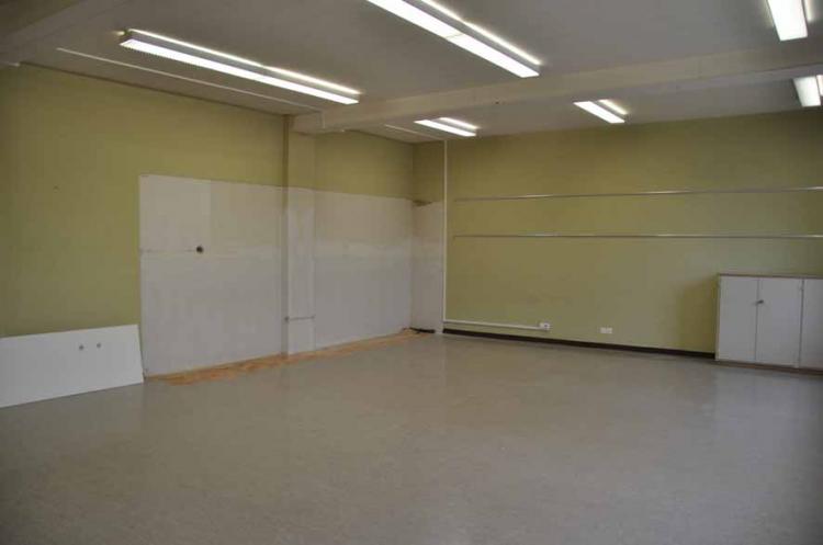 Damit dieses Zimmer in zwei Gruppenräume aufgeteilt werden kann, 