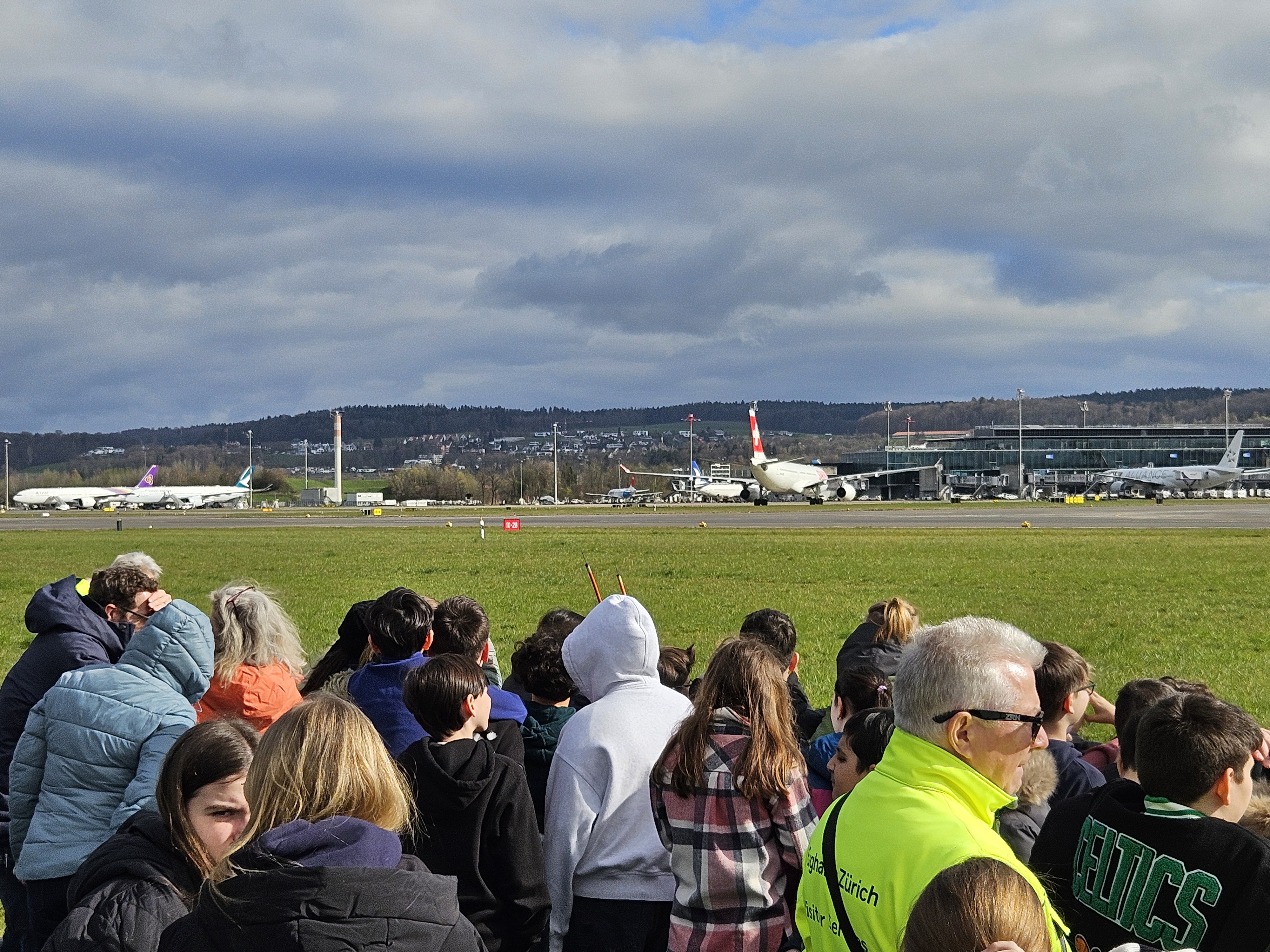 Landung der Flieger aus einer anderen Perspektive beobachten.