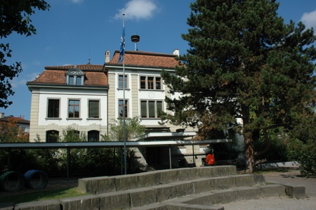 Schulhaus Niederuster Altbau