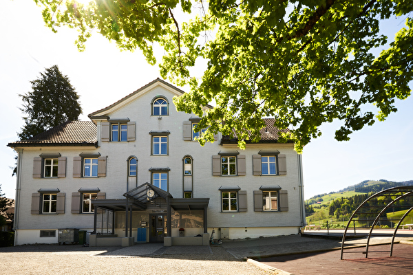 Schulhaus Linden