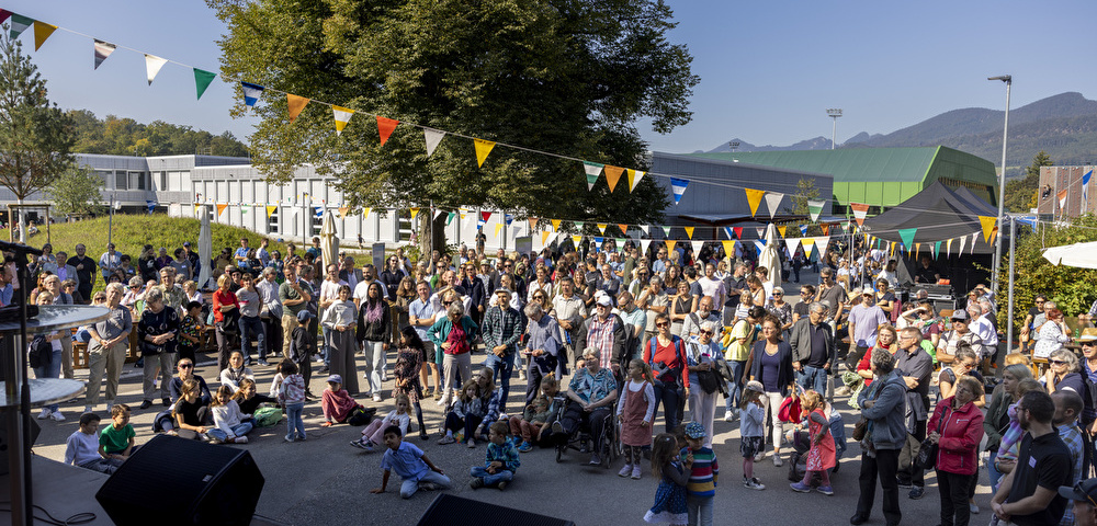 Die Gäste konnten das Fest bei bestem Wetter geniessen.