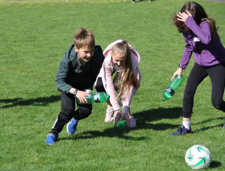 Pet-Flaschen-Fussball 1