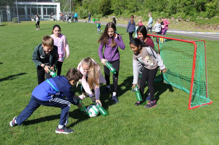 Pet-Flaschen-Fussball 2
