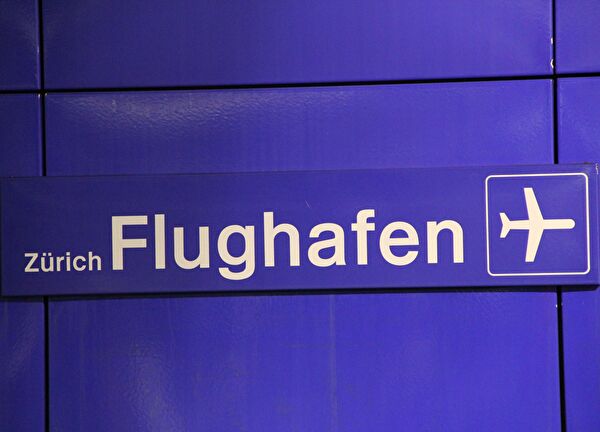 Schild Zürich Flughafen