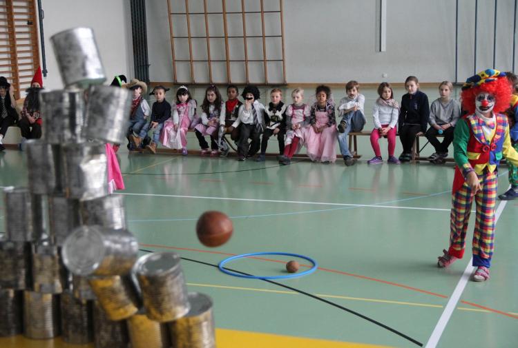 ...in der Turnhalle.
