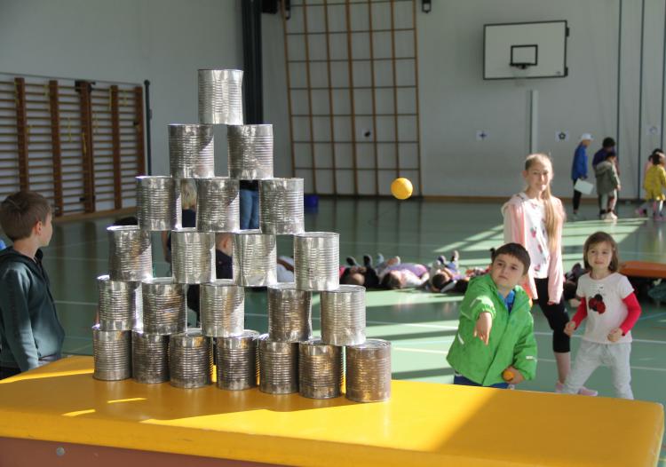 Büchsen werfen