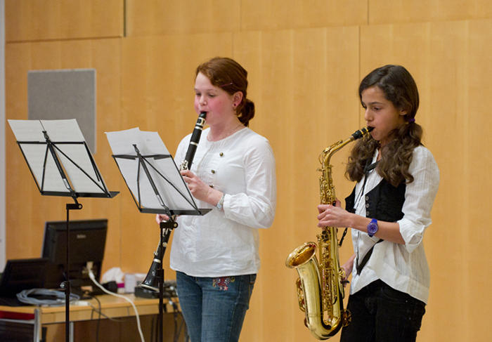 Anna von Arx, Klarinette & Sara El Hachimi, Saxophon