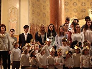 Kindergarten-Kinder singen