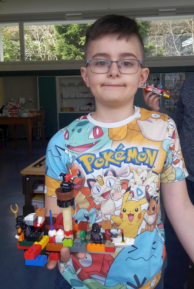 Raumschiffe und andere Lego-Kreationen
