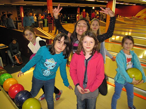 Gruppenfoto auf der Bowlingbahn