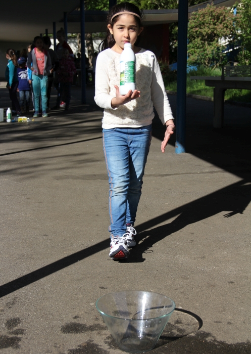 Wassertransport mit einer Pet-Flasche