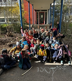 Gruppenfoto aller Kinder