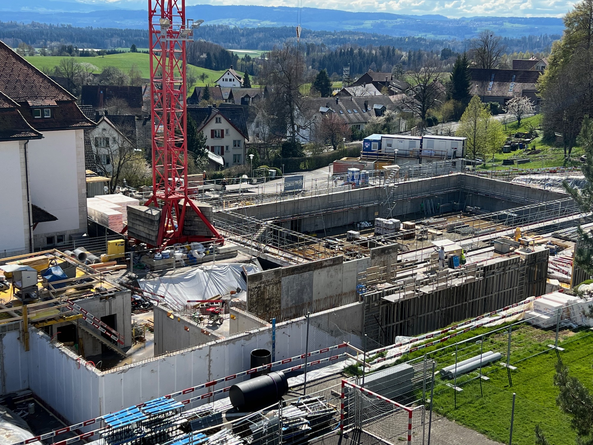 Baustelle neue Sporthalle am 17. April 2023