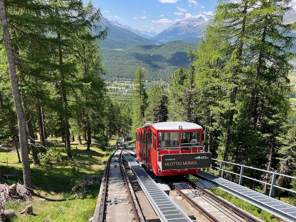 Standseilbahn auf den Mouttas Muragl