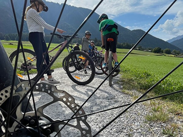 Mit dem Velo bis zum Waldhausstall