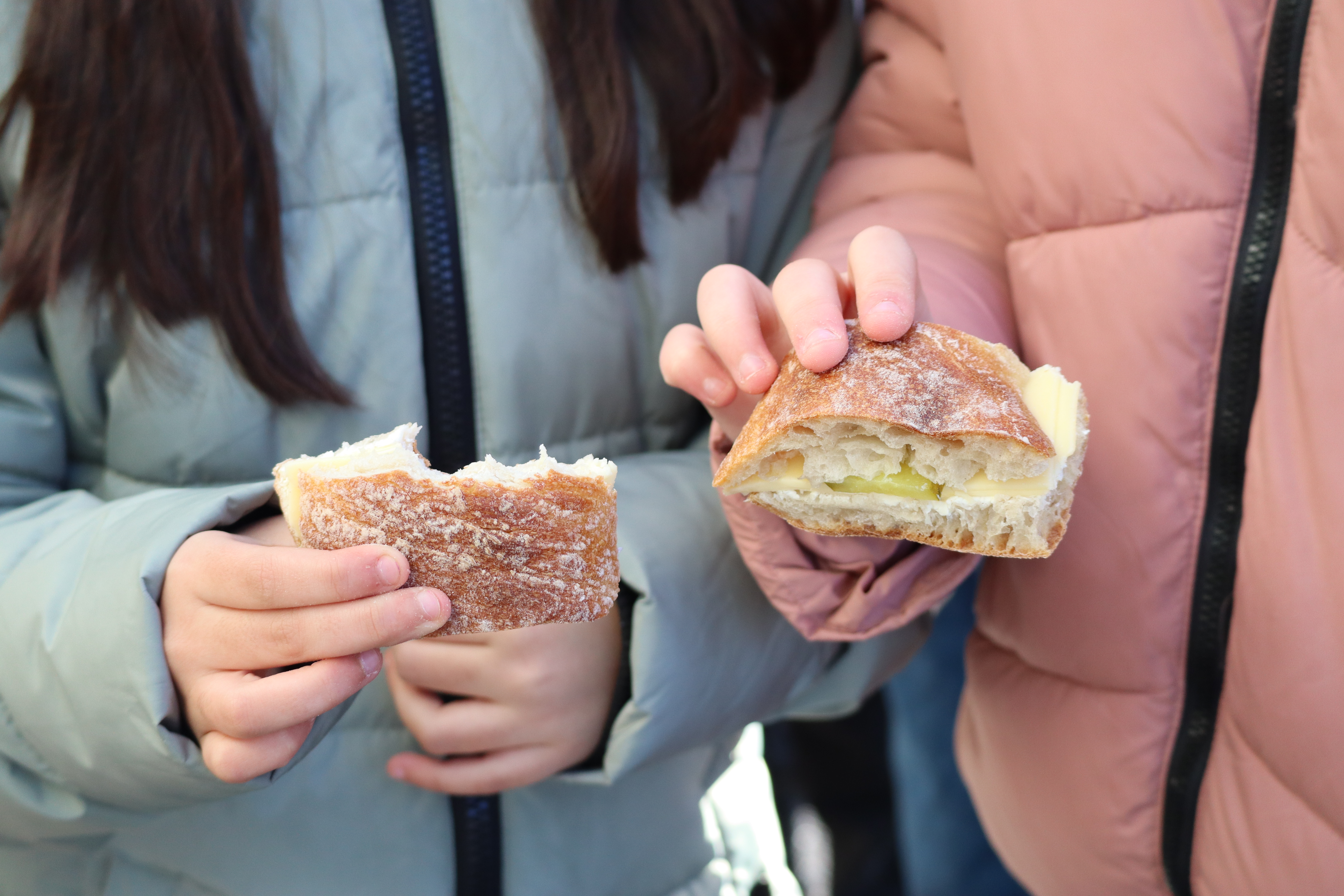 Erster Pausenkiosk für die Schülerinnen und Schüler und für die Kindergärten der Schuleinheit Barblan