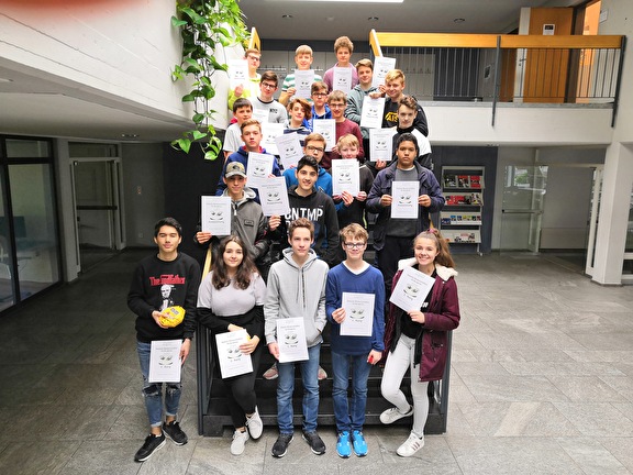 Teilnehmer 1. LEGO-Robotics-Meisterschaften