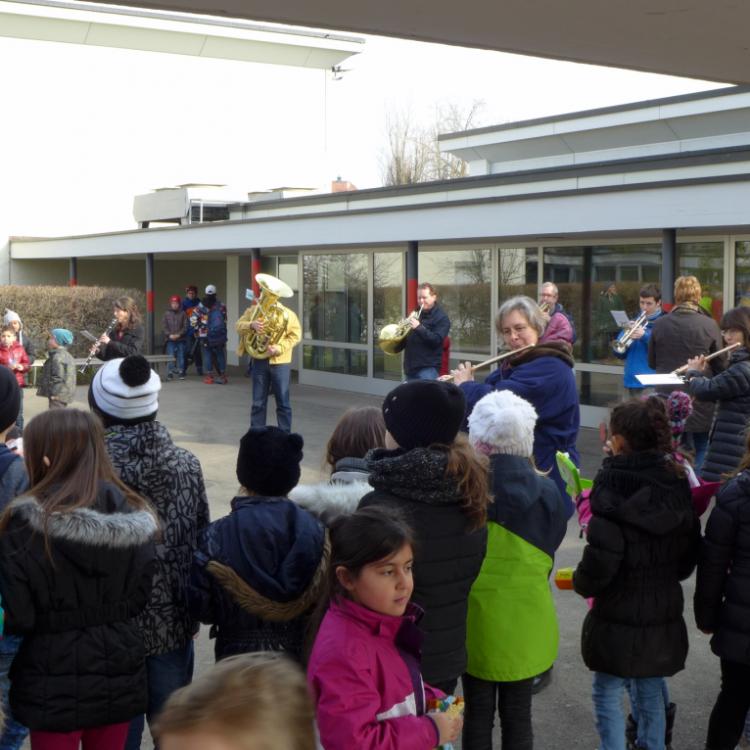 Flashmob im Schulhaus Schachen 15.3.16