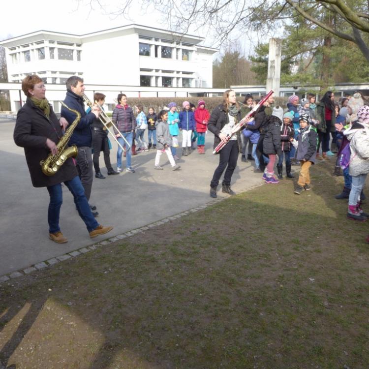 Flashmob im Schulhaus Schachen 15.3.16