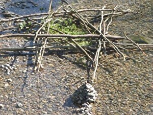 s1b im Jonerwald - 
Kunstwerke aus natürlichen Materialien