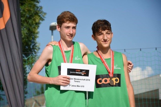 <B>Marc Haller</B> gewinnt an den Beach Volleyball Schweizermeisterschaften in Tenero mit seinem Partner die 
Bronze Medaille!
