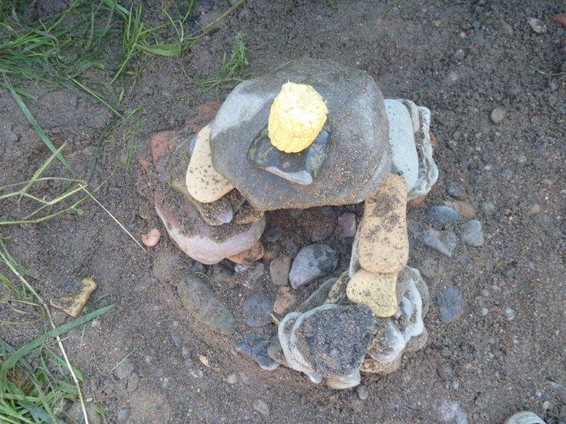 s1b im Jonerwald - 
Kunstwerke aus natürlichen Materialien
